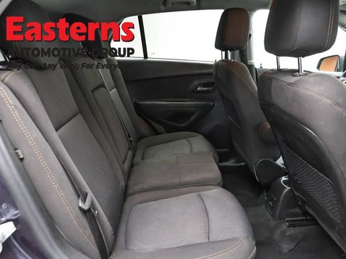 Used 2019 Chevrolet Trax LT FWD image 23