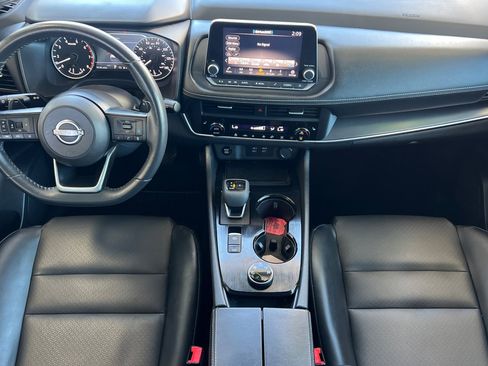 Used 2024 Nissan Rogue SV w/ SV Premium Package image 10