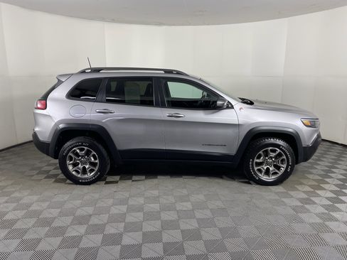 Used 2021 Jeep Cherokee Trailhawk image 6