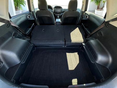 Used 2021 Kia Soul S image 25