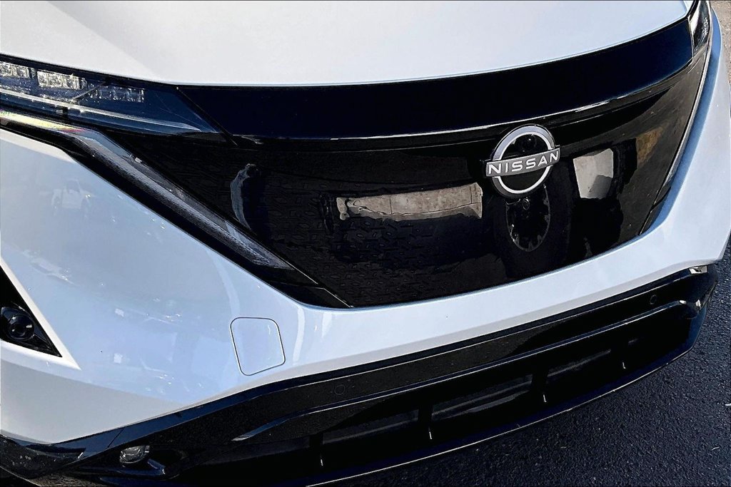 Used 2023 Nissan Ariya AWD/4WD image 34