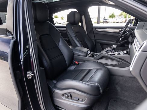 Certified 2023 Porsche Cayenne Platinum Edition AWD/4WD image 47