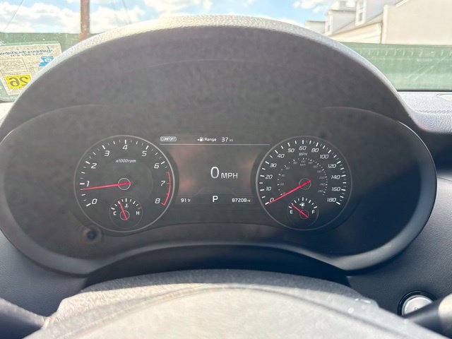 Used 2020 Kia Stinger GT1 RWD image 9