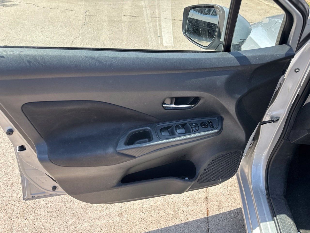 Used 2021 Nissan Versa SV FWD image 11