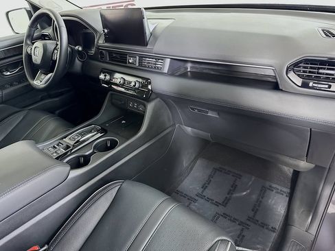 Used 2025 Honda Pilot Elite image 36