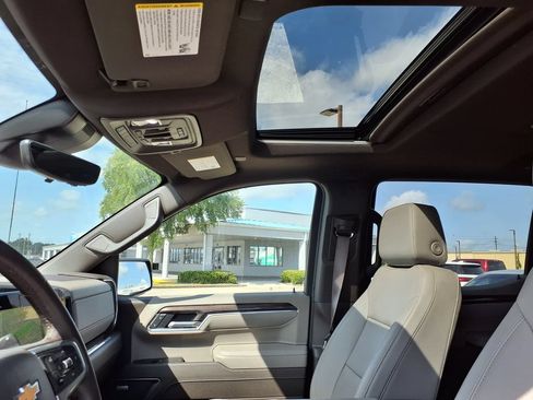 Used 2025 Chevrolet Silverado 1500 LTZ w/ LTZ Premium Package AWD/4WD image 31