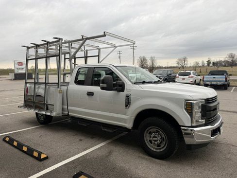 Used 2019 Ford F250 XL w/ Power Equipment Group image 4