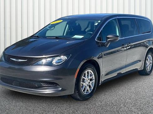Used 2023 Chrysler Voyager LX FWD image 2
