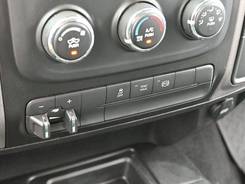 Used 2018 RAM 2500 Tradesman w/ Chrome Appearance Group AWD/4WD image 25