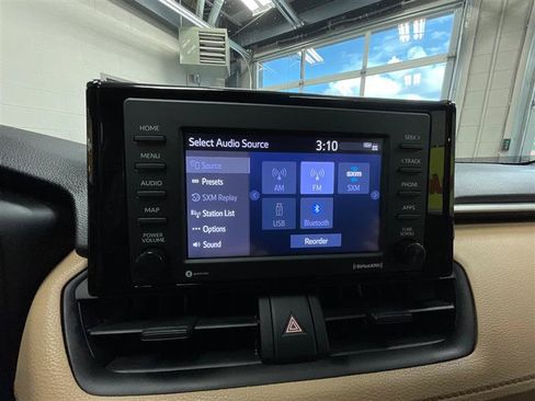 Used 2021 Toyota RAV4 LE FWD image 15