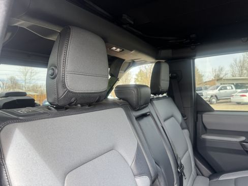 Used 2024 Ford Bronco Everglades image 17