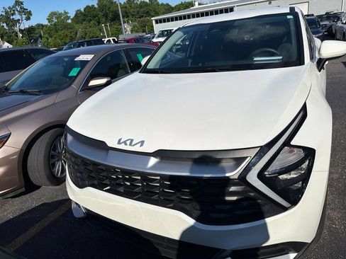 Used 2023 Kia Sportage LX AWD/4WD image 3