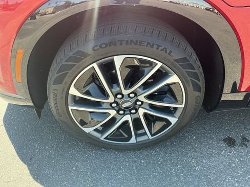 Used 2025 Cadillac Optiq Sport 2 w/ LPO, Floor Liner Package AWD/4WD image 9