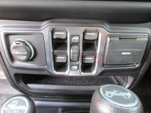 Used 2020 Jeep Wrangler Unlimited Sport S image 23