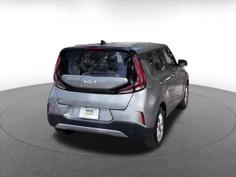 Used 2025 Kia Soul LX w/ LX Technology Package FWD image 14