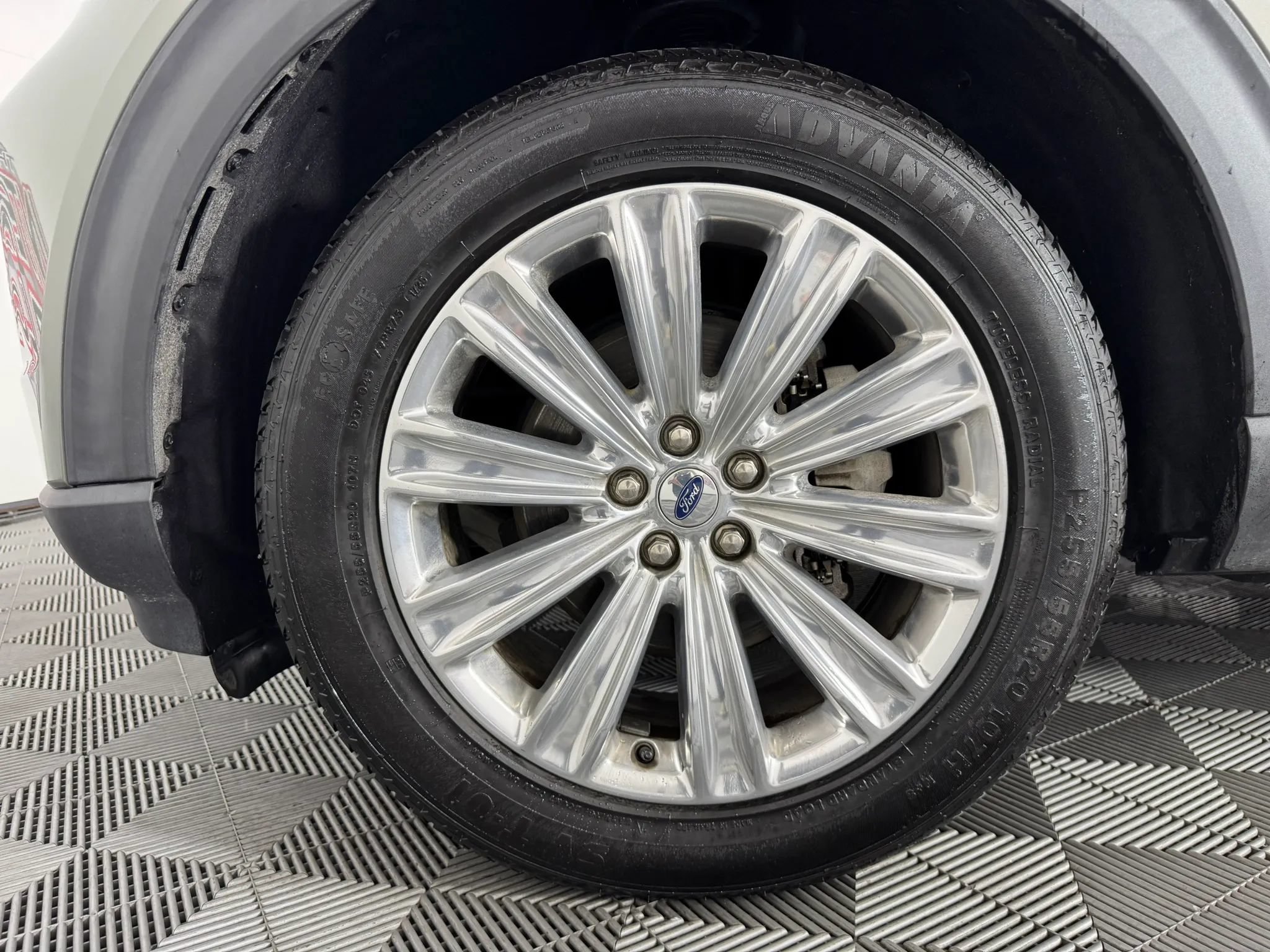 Used 2020 Ford Explorer Limited AWD/4WD image 48