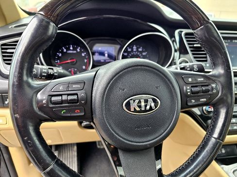 Used 2015 Kia Sedona SX Limited image 8
