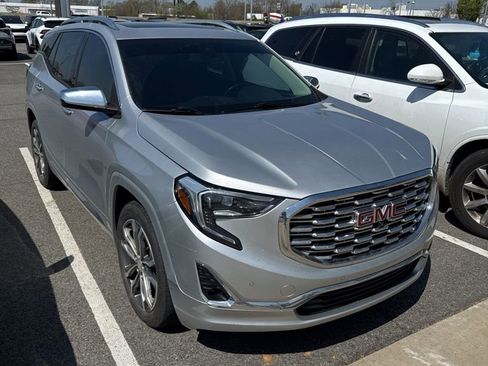 Used 2018 GMC Terrain Denali w/ Advanced Safety Package image 5