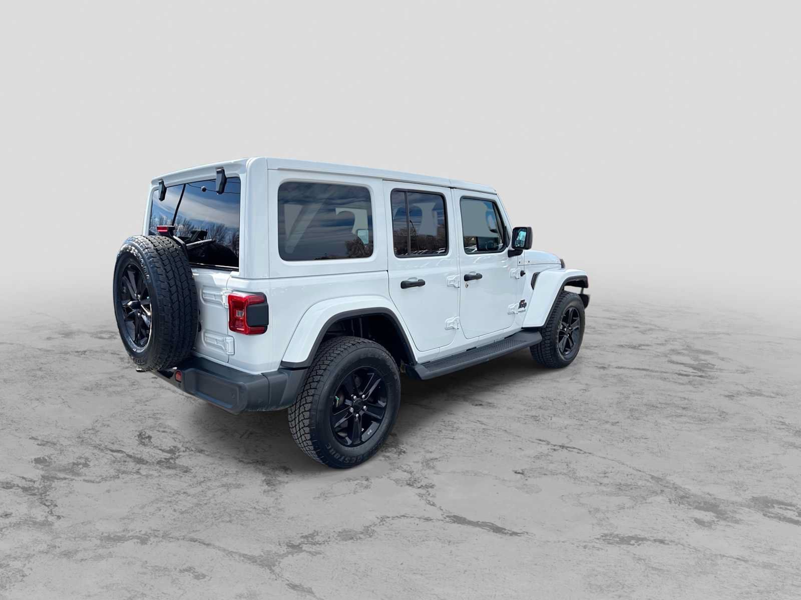 Used 2021 Jeep Wrangler Unlimited Sahara AWD/4WD image 8