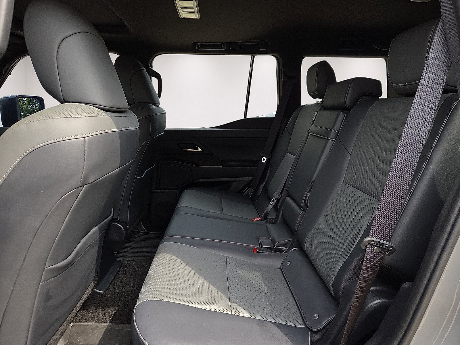 Used 2026 Lexus GX 550 w/ Accessory Package (2T) AWD/4WD image 10