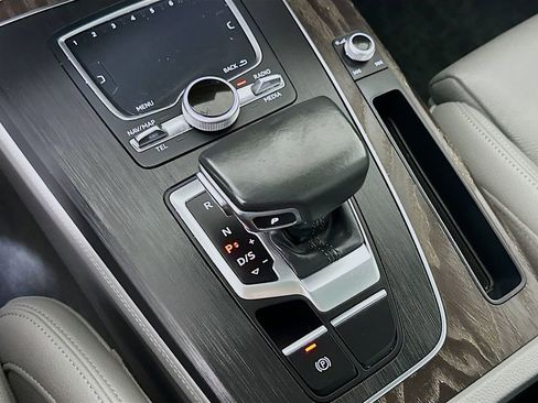 Used 2020 Audi Q5 Prestige w/ Prestige Package image 22