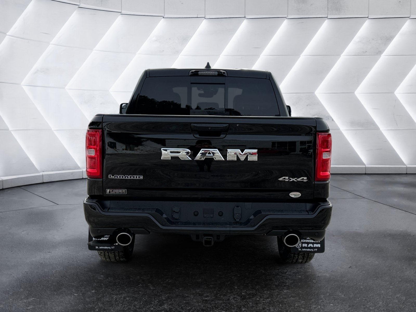 New 2026 RAM 1500 Laramie w/ Advanced Safety Group II AWD/4WD image 4