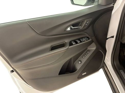 Used 2024 Chevrolet Equinox Premier image 13