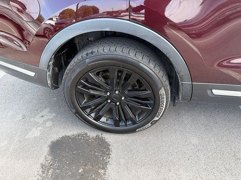 Used 2018 Ford Explorer Platinum AWD/4WD image 22