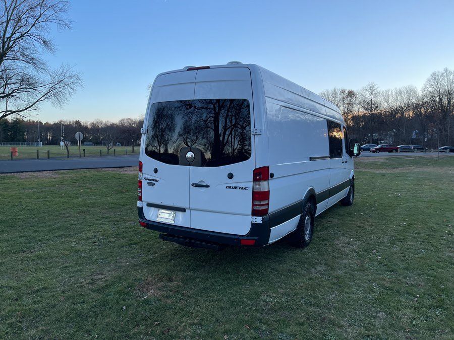 Used 2011 Freightliner Sprinter 2500 RWD image 40