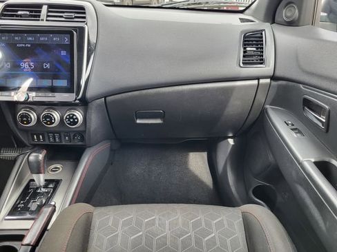 Used 2021 Mitsubishi Outlander Sport Black Edition image 25