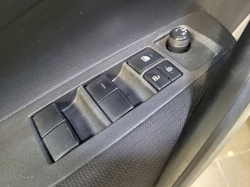 Used 2022 Toyota Corolla LE image 27