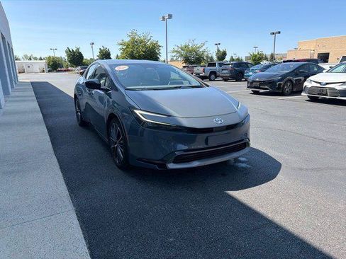 Certified 2024 Toyota Prius XLE FWD image 4