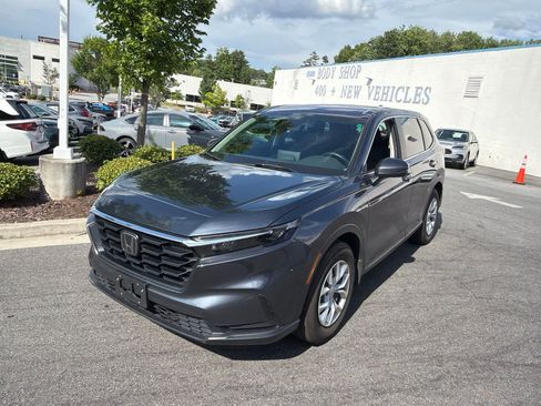 Used 2023 Honda CR-V LX image 3