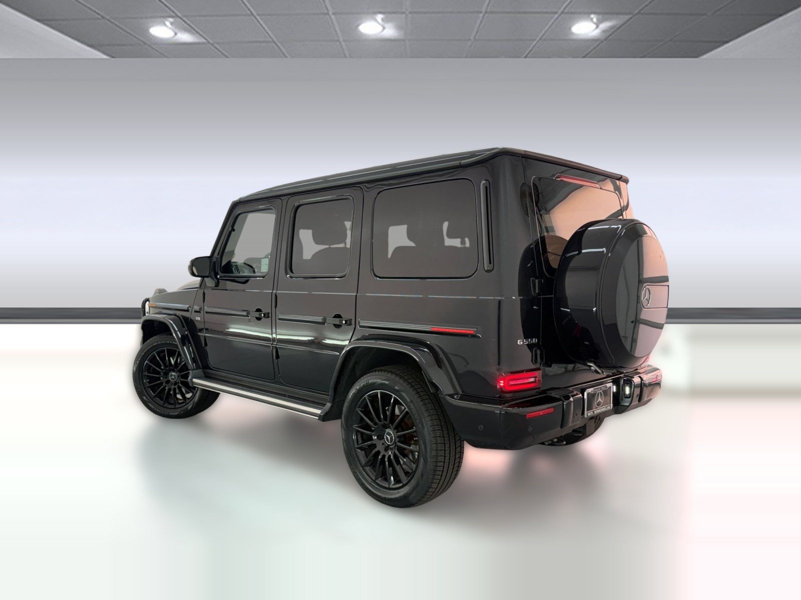 Used 2023 Mercedes-Benz G 550 image 3
