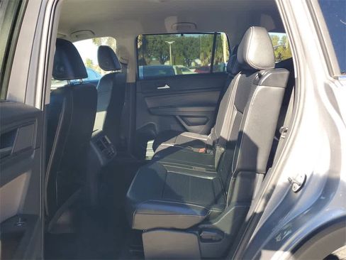 Used 2022 Volkswagen Atlas SE w/ Black Wheel Package image 9