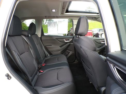 Used 2023 Subaru Forester Premium AWD/4WD image 21