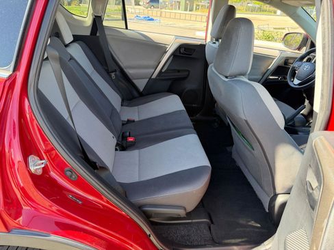 Used 2013 Toyota RAV4 XLE image 19