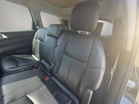 Used 2015 Nissan Pathfinder Platinum FWD image 30