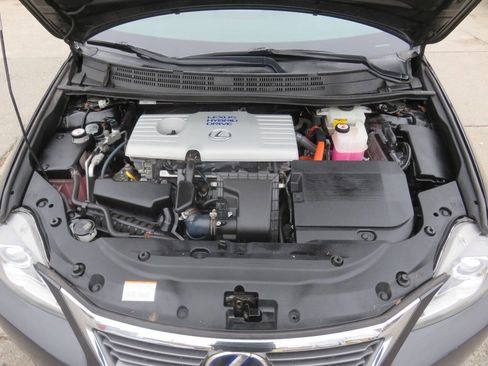 Used 2017 Lexus CT 200h w/ Navigation System Package image 40