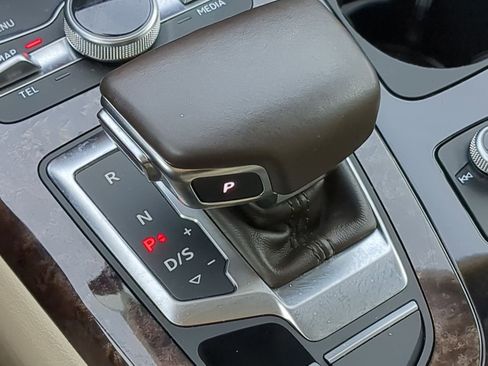 Used 2018 Audi Q7 3.0T Premium Plus image 31