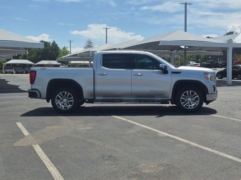 Used 2021 GMC Sierra 1500 SLT AWD/4WD image 4