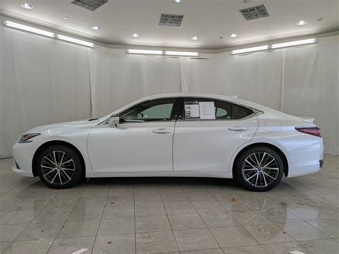 Certified 2024 Lexus ES 300h w/ Premium Package image 5