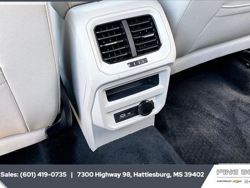 Used 2024 Volkswagen Tiguan SE R-Line FWD image 25