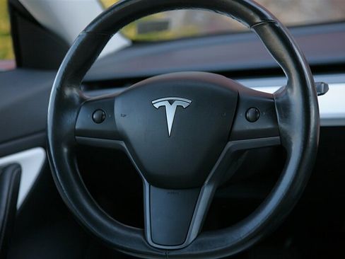 Used 2018 Tesla Model 3 Long Range image 17