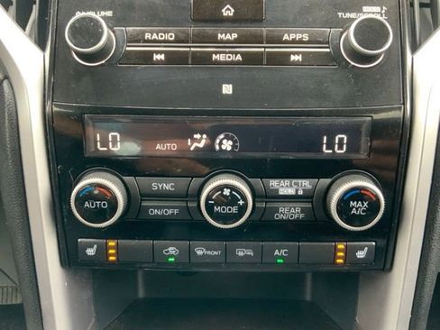 Used 2019 Subaru Ascent Limited image 30