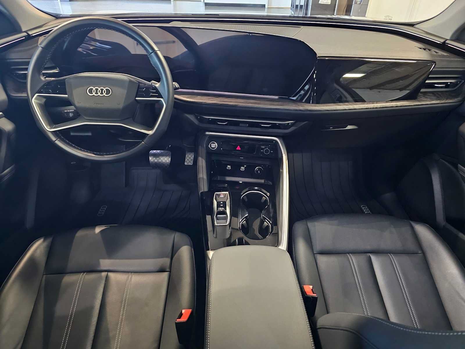 Used 2025 Audi Q5 Premium w/ Convenience Package AWD/4WD image 20