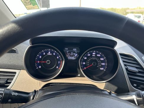 Used 2016 Hyundai Elantra SE w/ Option Group 02 image 15