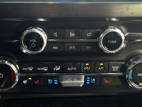 Used 2024 Ford F250 Lariat w/ FX4 Off-Road Package AWD/4WD image 38