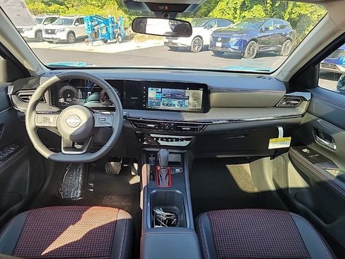 Used 2025 Nissan Kicks SR w/ SR Premium Package AWD/4WD image 10