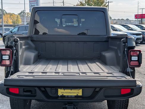 Used 2021 Jeep Gladiator Overland w/ Popular Equipment Package image 9